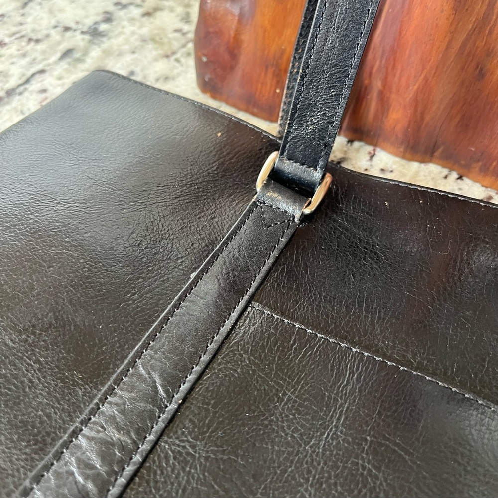 Distressed Wilson’s Leather Tote Bag - Picture 5 of 13